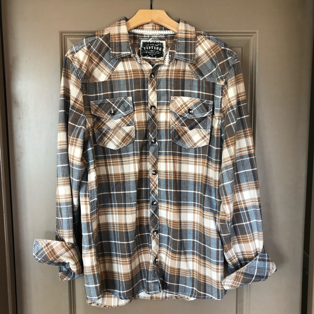 Men’s plaid shirt
